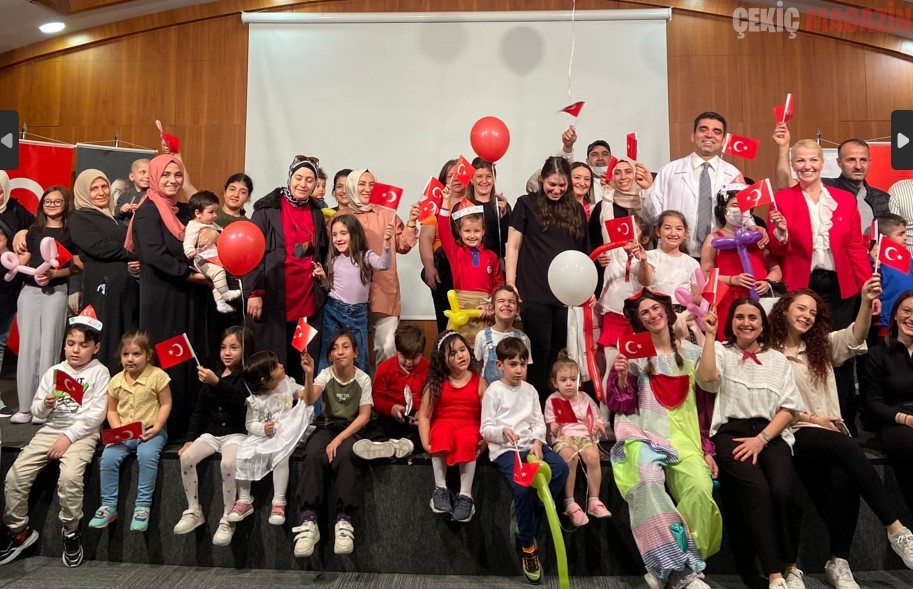 Atel İnşaattan 23 Nisan Kutlaması