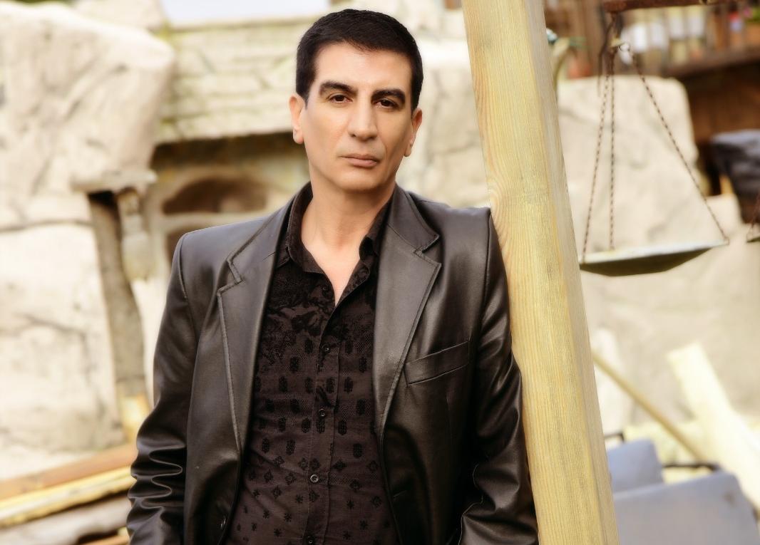 Ercan Arda’dan Bir Sezen Aksu Klasiği: ‘Sende Benim Hatalarımdan Birisin’