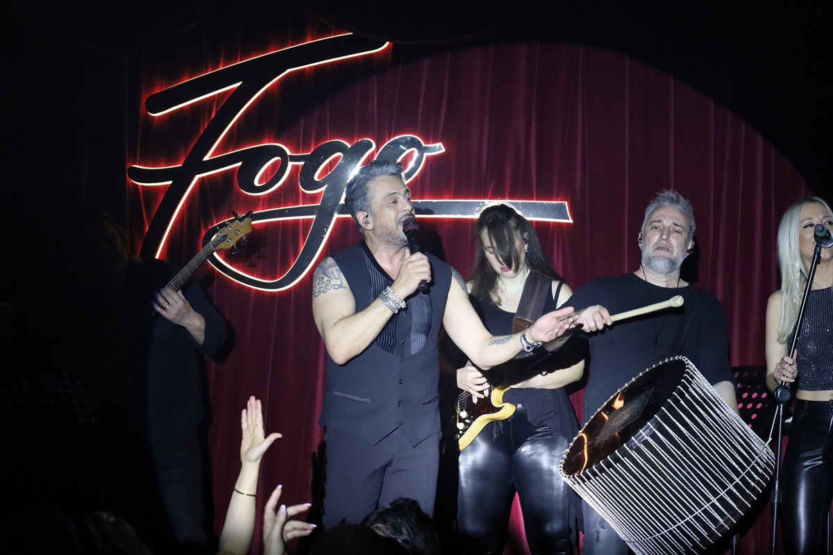 Emre Altuğ ile Fogo Live’ta “Aşk şarkıları”