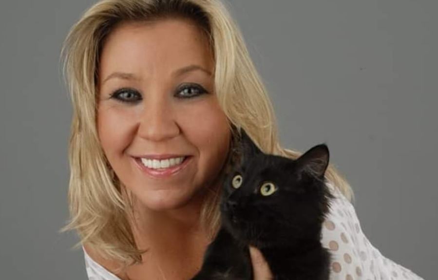 TÜRKİYE’DE İLK DEFA CANLI BİR KEDİ ÖDÜL ALDI VE MÜZEYE PATİĞİ KONULDU…
