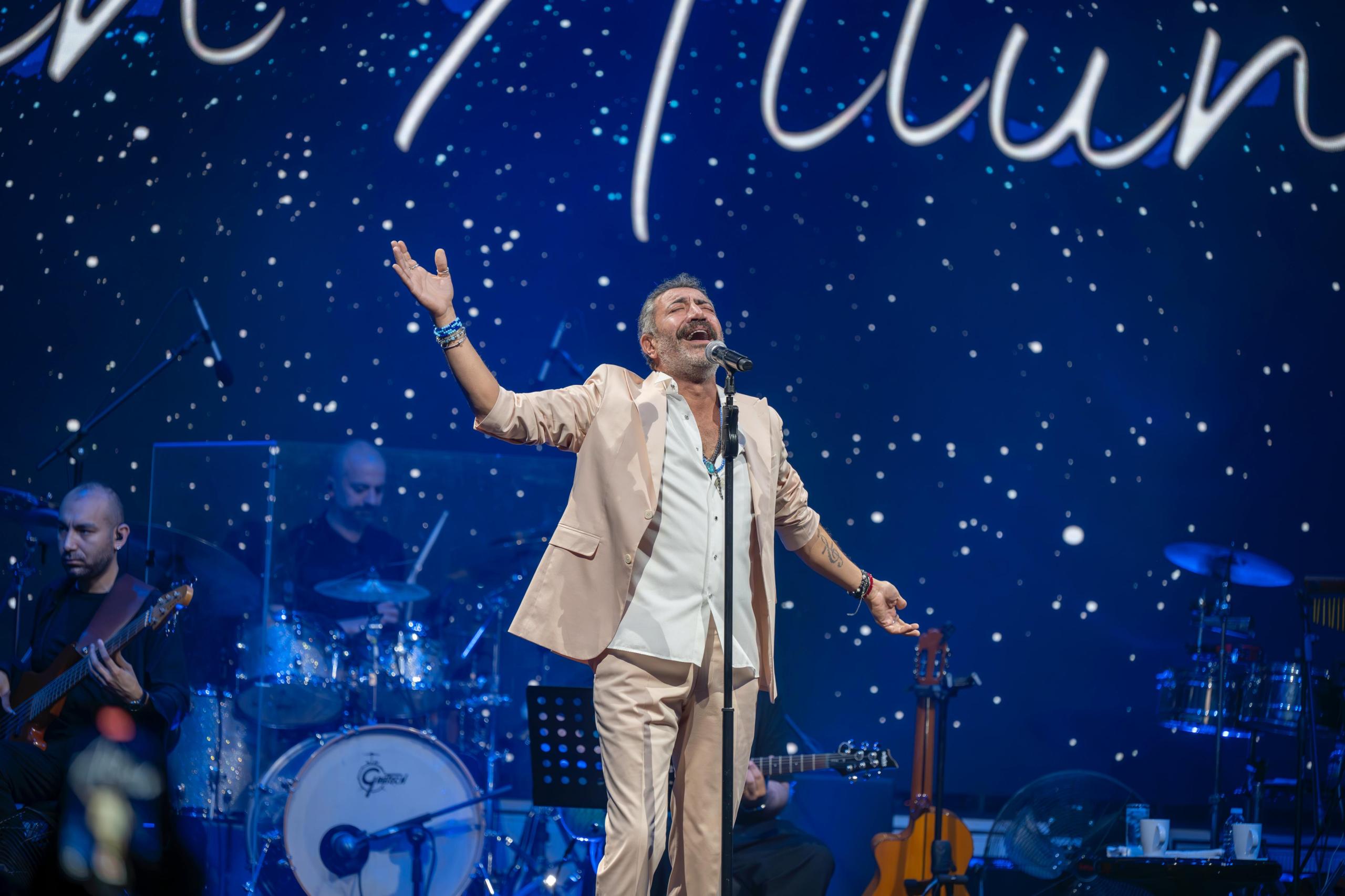 Hakan Altun’dan Kıbrıs’ta Müzik Ziyafeti ve Yeni Şarkı Müjdesi