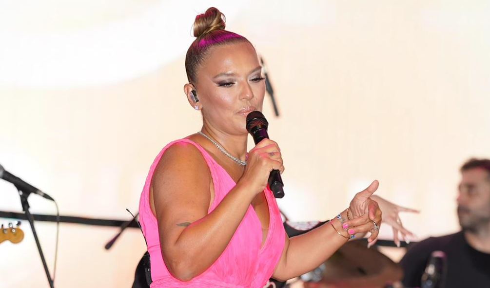 Bahçelievler’de Demet Akalın Rüzgârı!  20 Bin Kişi Yaz Konserinde Buluştu