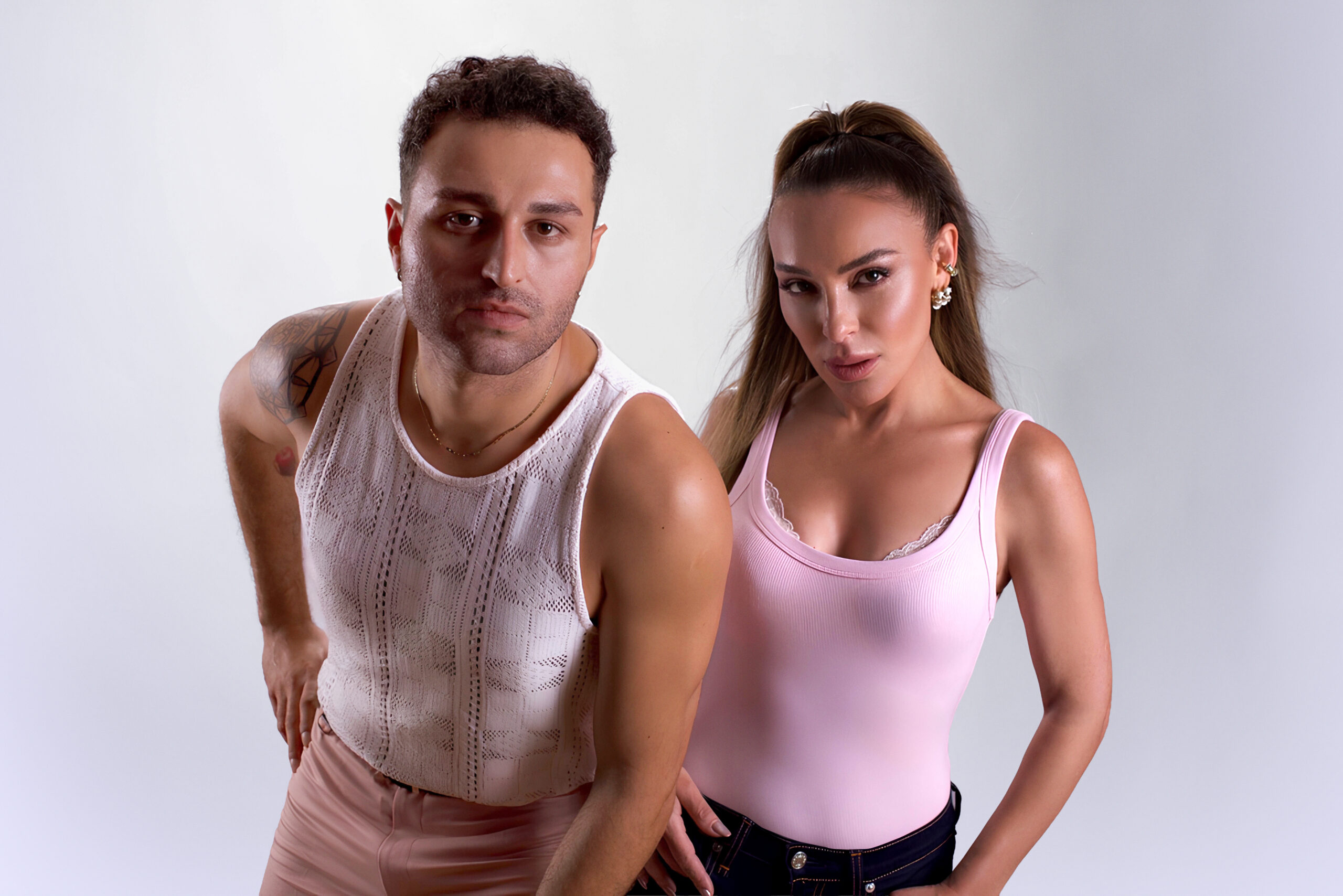 “AŞKIN YENİSİ”!!! ZİYNET SALİ & RIZA SARITAŞ’TAN YAZA DAMGA VURACAK…