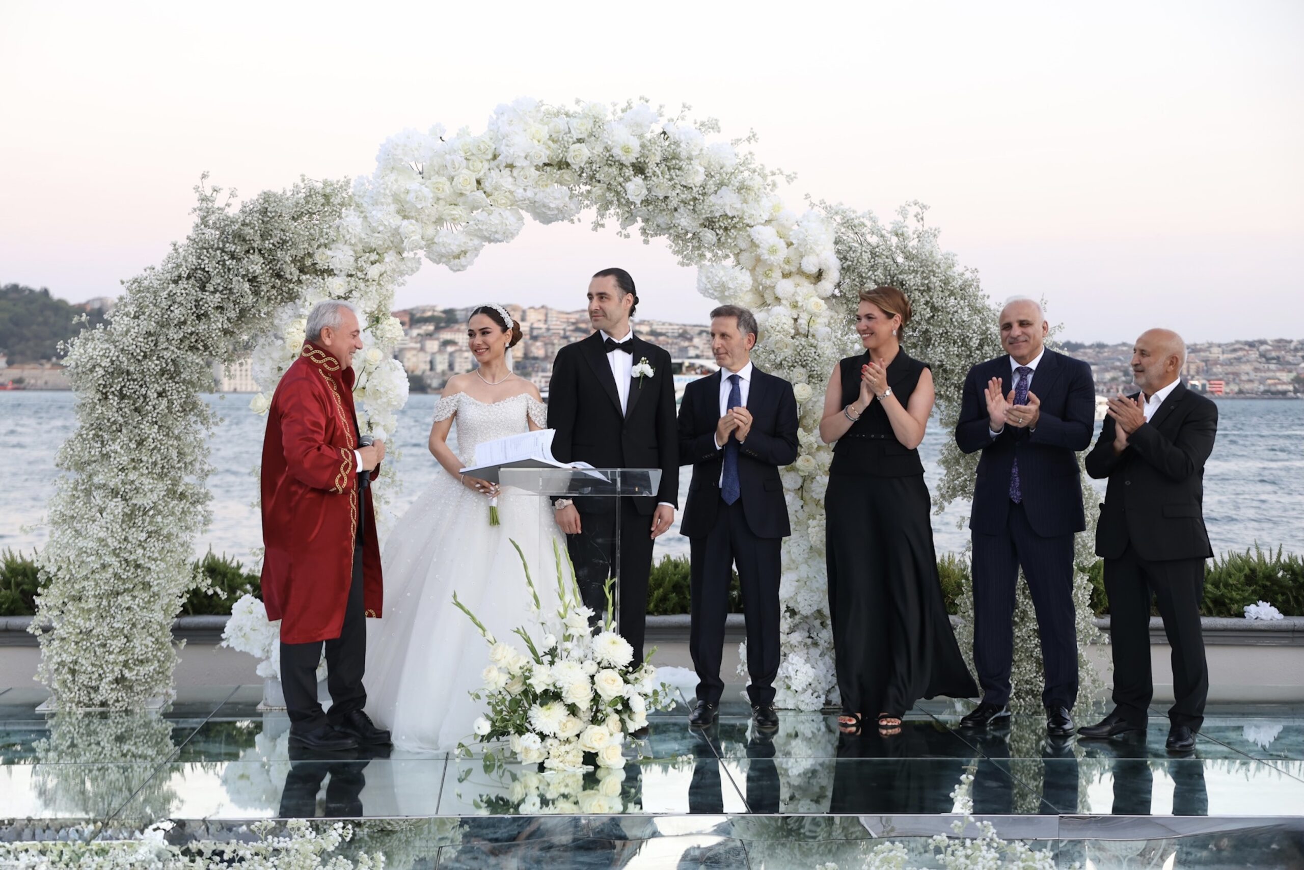 Usta Ailesinin Mutlu Günü Ahmet Usta ve Dr. Berivan Karatekin Masalsı Bir Düğünle Evlendi