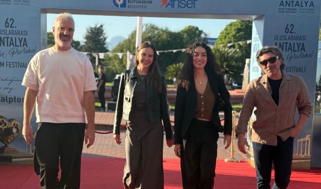 ALINA BOZ’UN YAZIP YÖNETTİĞİ “ADAKO” ALTIN PORTAKAL’DA BÜYÜK BEĞENİ TOPLADI