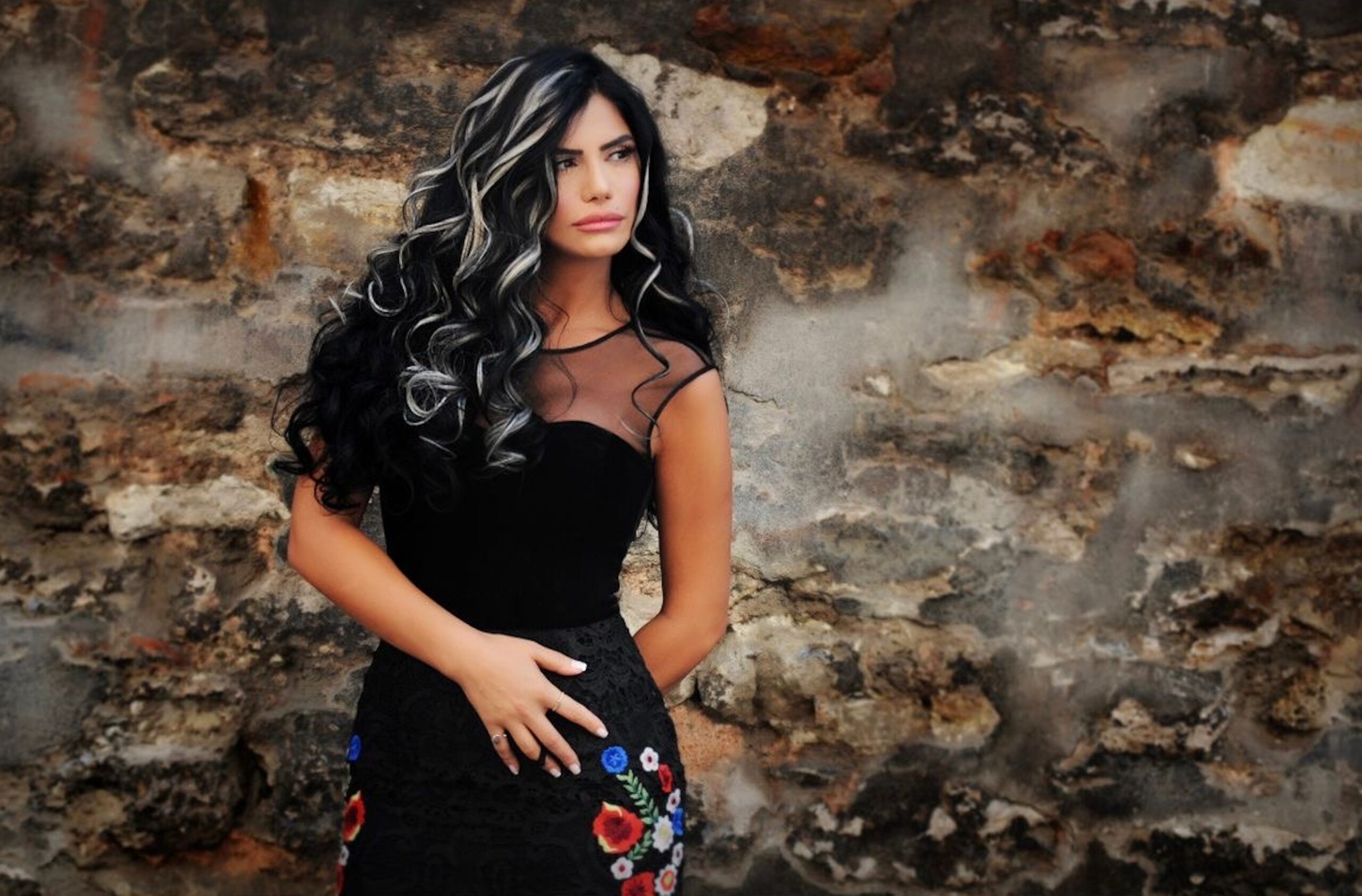  “Kına’nın Yıldızı Berna Tan: Acıdan Doğan Başarı Hikâyesi”