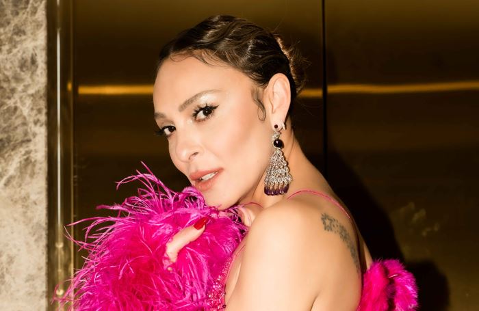 Ziynet Kıbrıs’ta, J.Lo Las Vegas’ta… Yılbaşında “Pişti” Sürprizi!